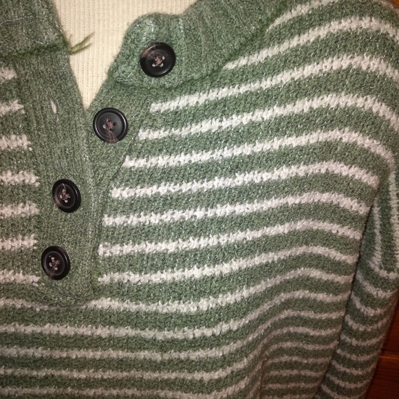 Stripes green and cream sweater 😋 - Picture 5 of 6